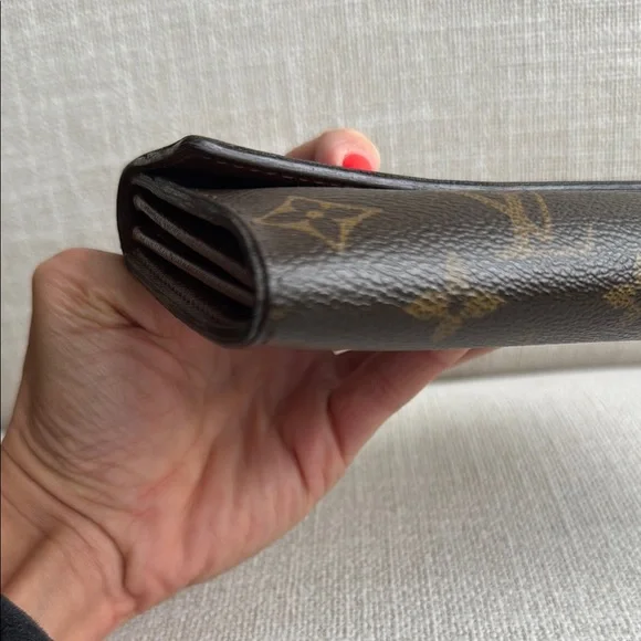 LV Monogram Sarah Wallet - Picture 6 of 13